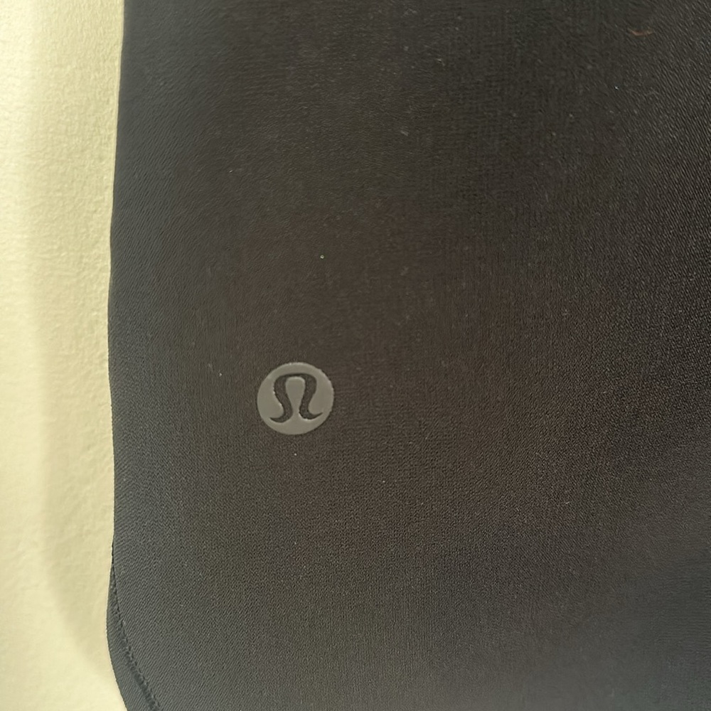 Lululemon On the Fly Black Skirt (Size 6) - Picture 5 of 9